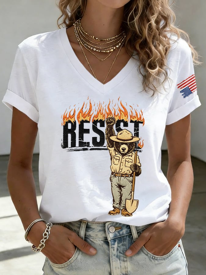 V-Neck Retro Resist Save The Forest Service Print T-Shirt