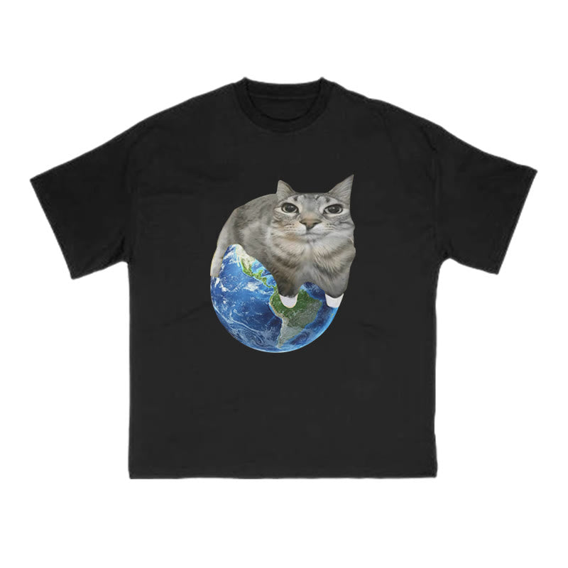 Unisex Cat Taking Over The Earth Print T-shirt