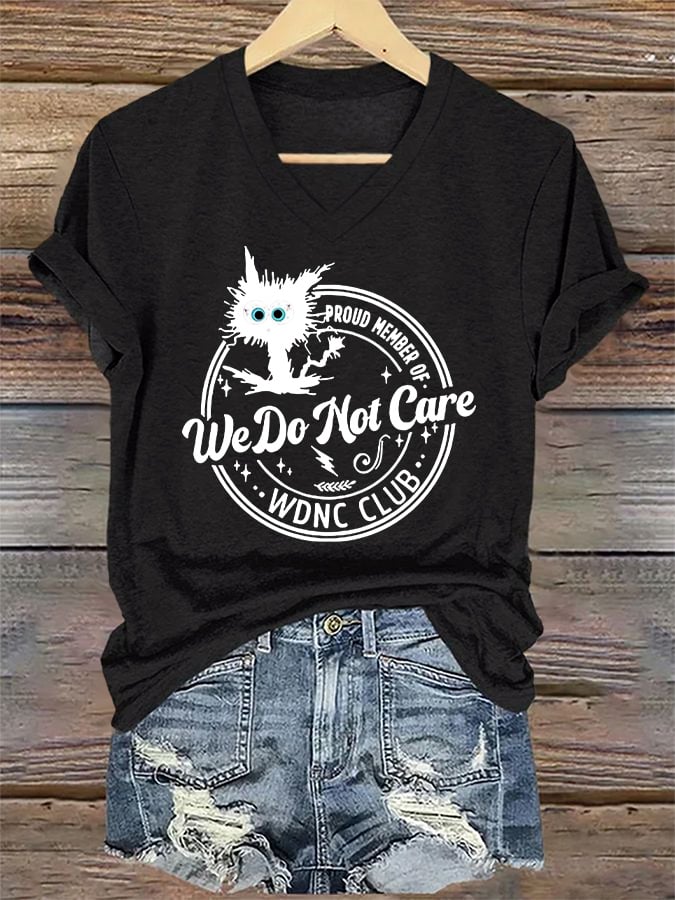 V-Neck Retro Funny Proud Member Of WDNC Club We Do Not Care Menopause Perimenopause Print T-Shirt