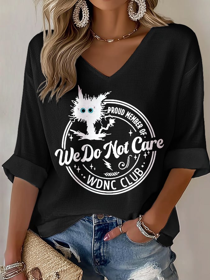V-Neck Retro Funny Proud Member Of WDNC Club We Do Not Care Menopause Perimenopause Print T-Shirt