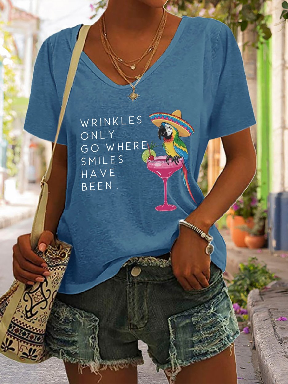 V-Neck Retro Wrinkles Only Go Where Smiles Have Been Print T-Shirt