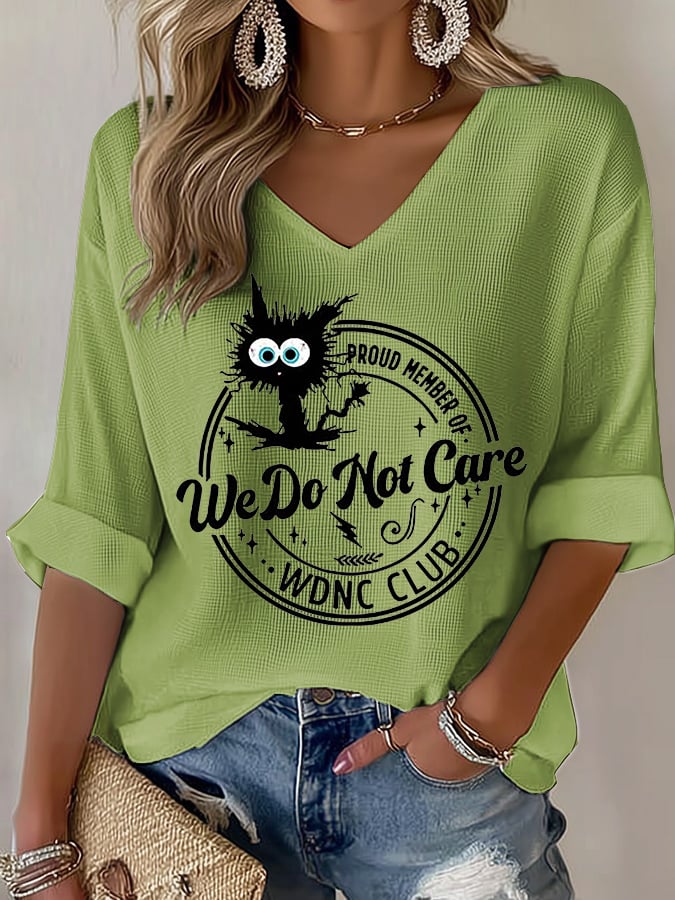 V-Neck Retro Funny Proud Member Of WDNC Club We Do Not Care Menopause Perimenopause Print T-Shirt