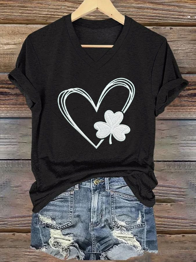 Women's St Patrick's Day Heart Shamrock T-shirt