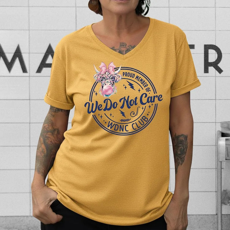 V-Neck Retro Funny Proud Member Of WDNC Club We Do Not Care Menopause Perimenopause Print T-Shirt