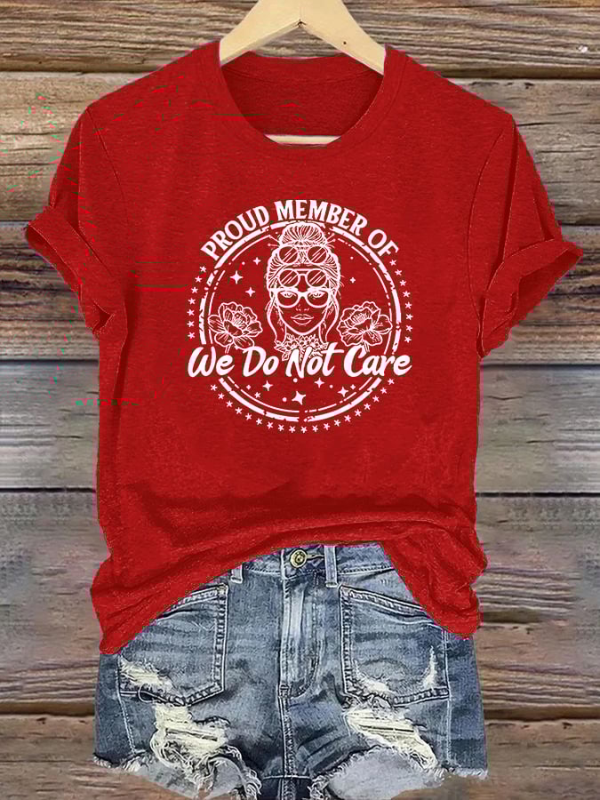 Women's Round-Neck Retro Funny Proud Member Of Club We Do Not Care Menopause Perimenopause Print T-Shirt
