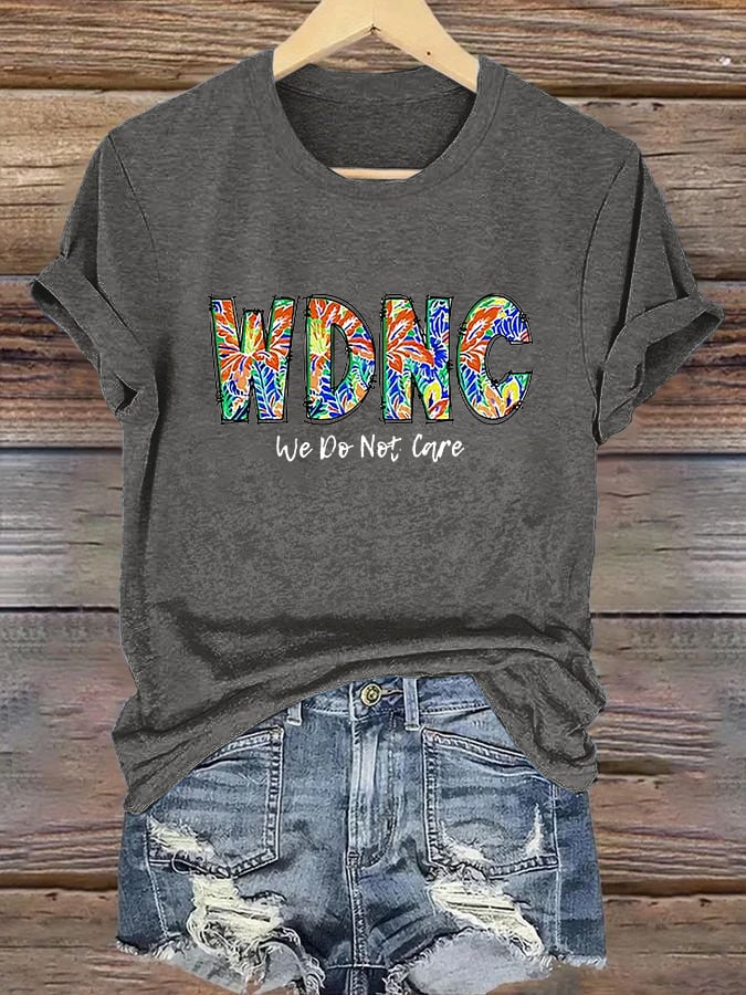 Retro Funny WDNC Menopause Perimenopause Print T-Shirt