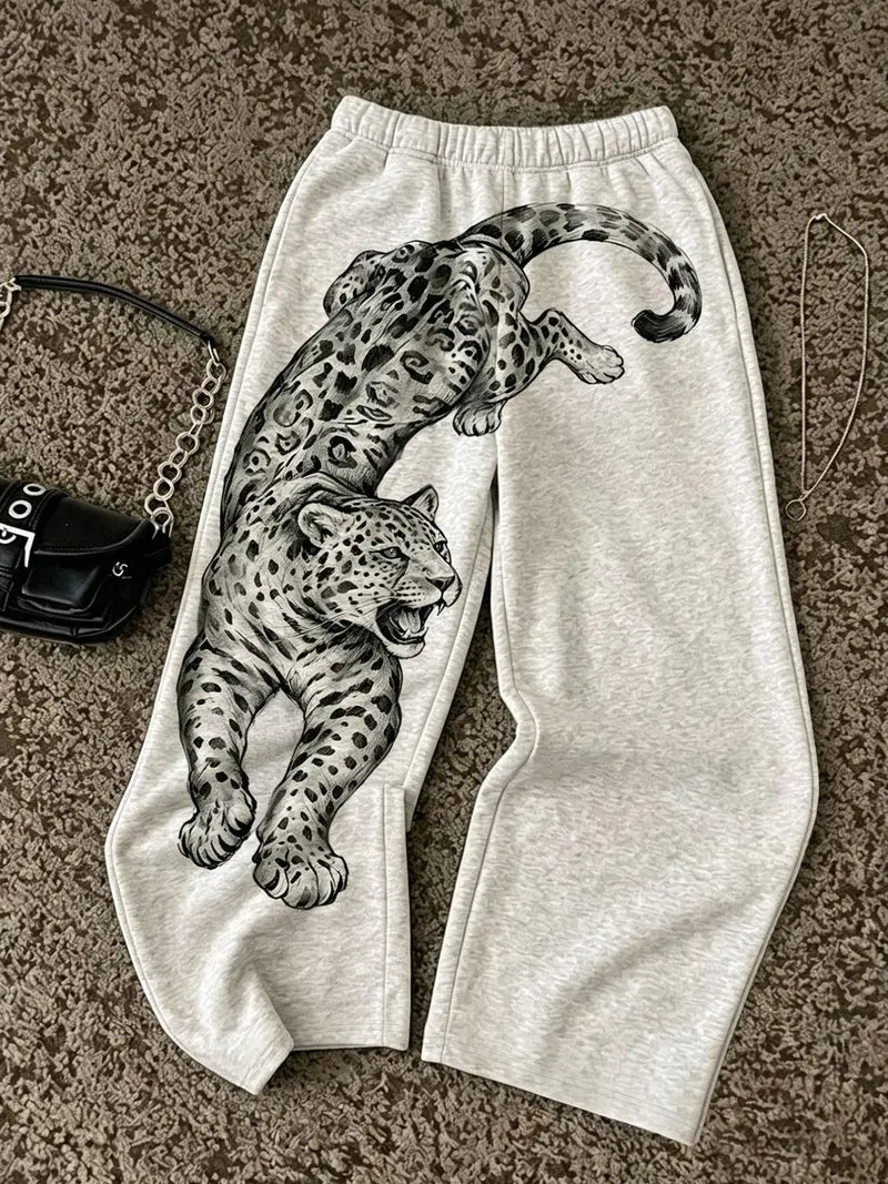 🐆🔥Unisex Leopard Print Wide-Leg Sweatpants – Casual & Trendy 👖✨
