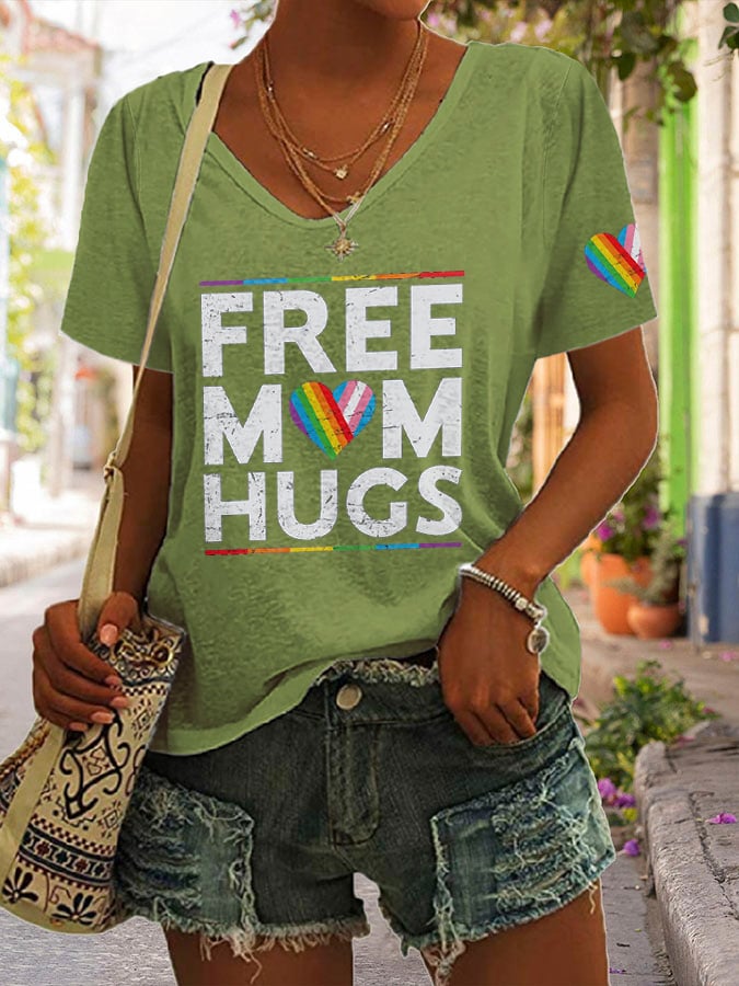 Women's Free Mom Hugs Print V Neck T-Shirt