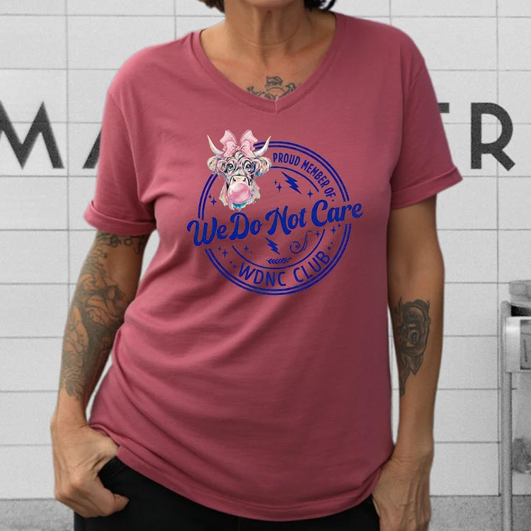 V-Neck Retro Funny Proud Member Of WDNC Club We Do Not Care Menopause Perimenopause Print T-Shirt