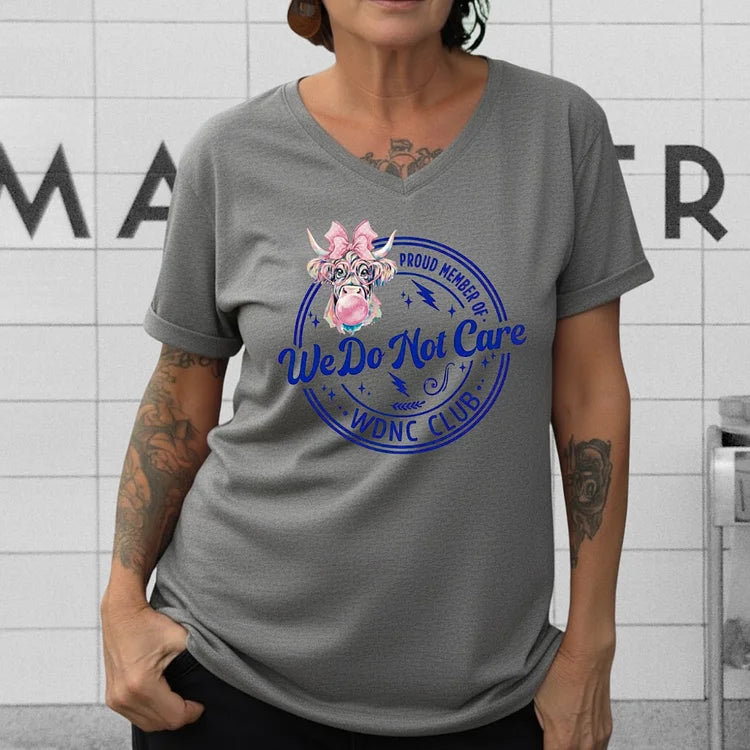 V-Neck Retro Funny Proud Member Of WDNC Club We Do Not Care Menopause Perimenopause Print T-Shirt