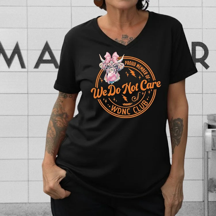 V-Neck Retro Funny Proud Member Of WDNC Club We Do Not Care Menopause Perimenopause Print T-Shirt