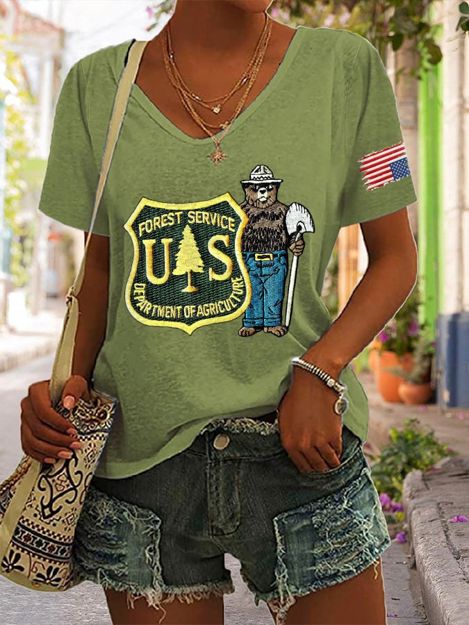 V-Neck Retro Save The Forest Service Print T-Shirt