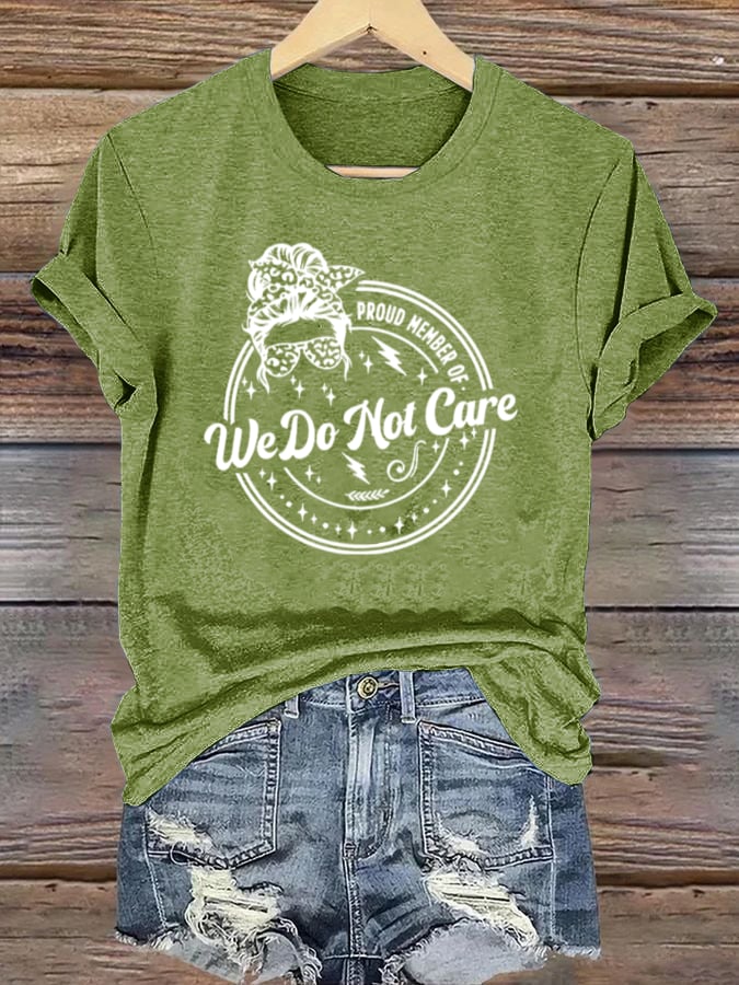Retro Funny Proud Member Of  Club We Do Not Care Menopause Perimenopause Print T-Shirt