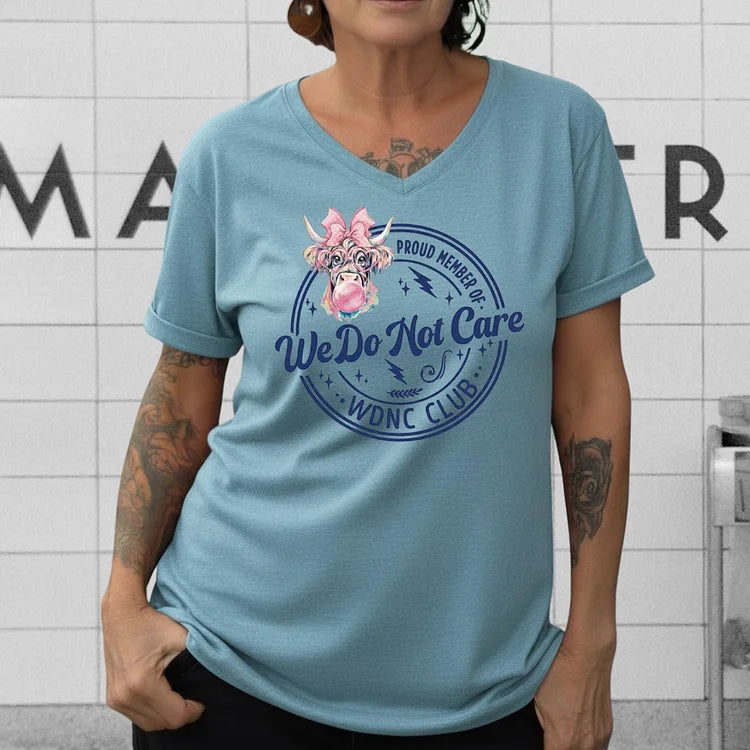 V-Neck Retro Funny Proud Member Of WDNC Club We Do Not Care Menopause Perimenopause Print T-Shirt