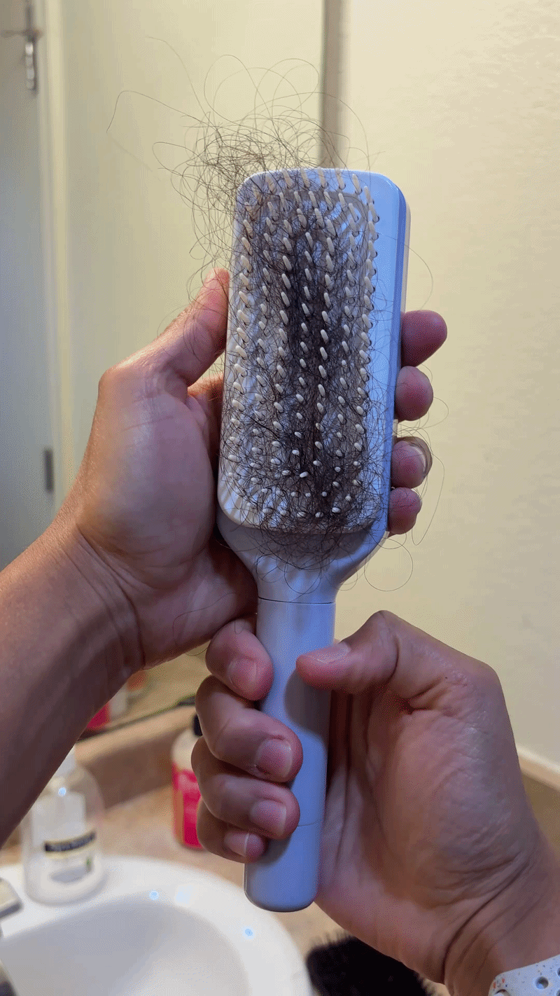 LuxeStrands™️ Hair Brush