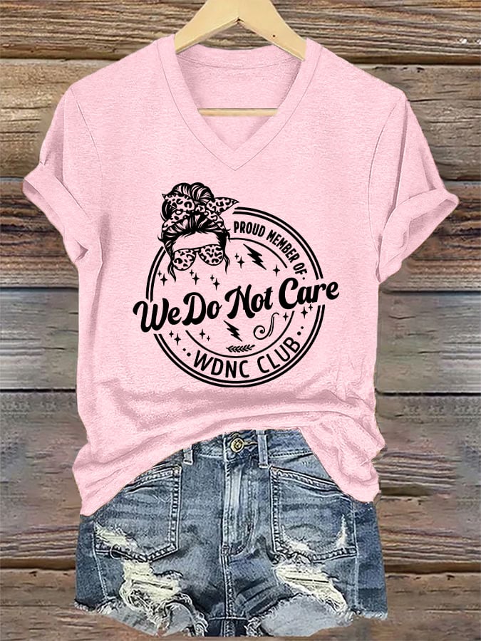 V-Neck Retro Funny Proud Member Of WDNC Club We Do Not Care Menopause Perimenopause Print T-Shirt