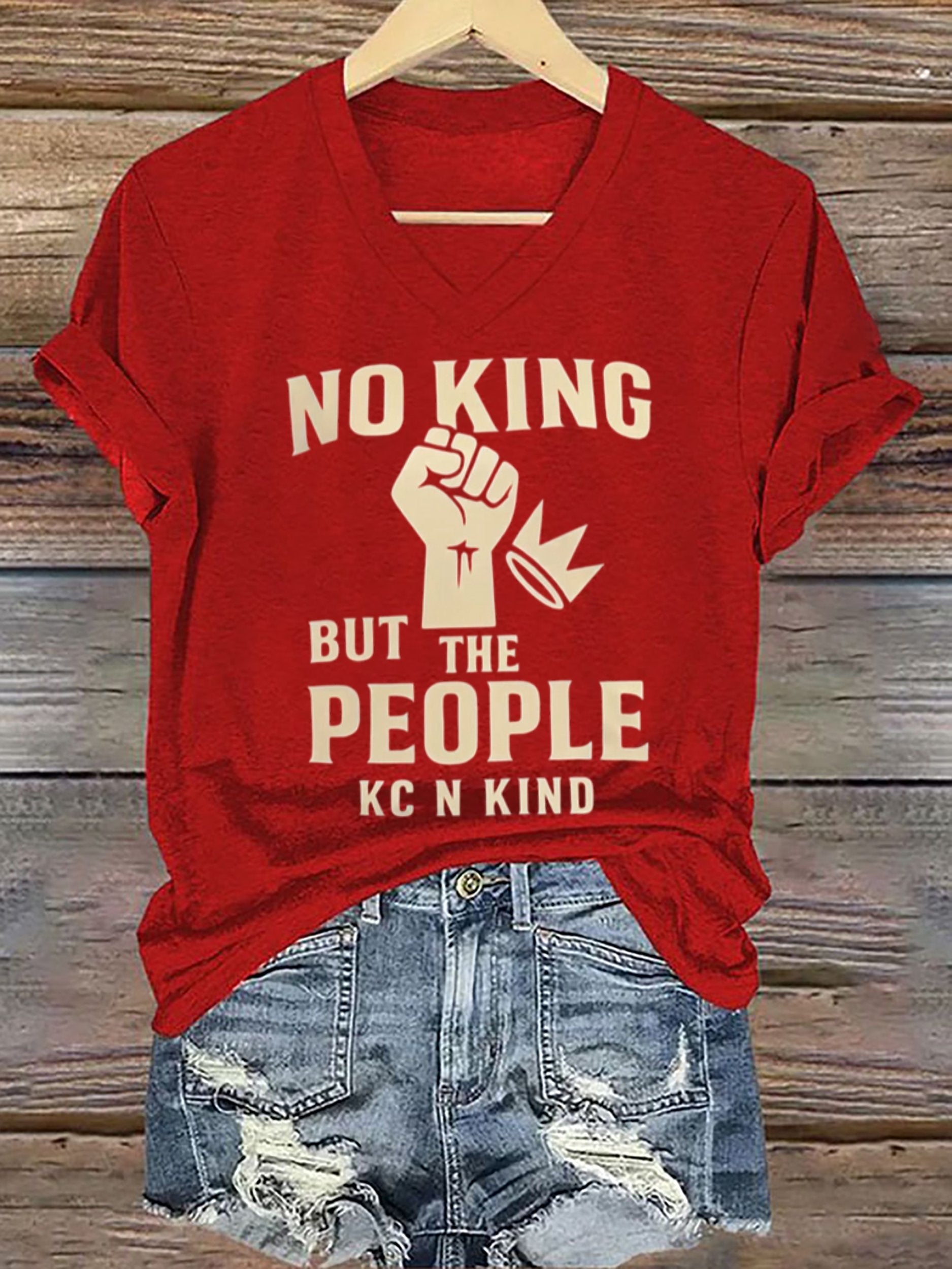 Women's No Kings Print V Neck T-shirt