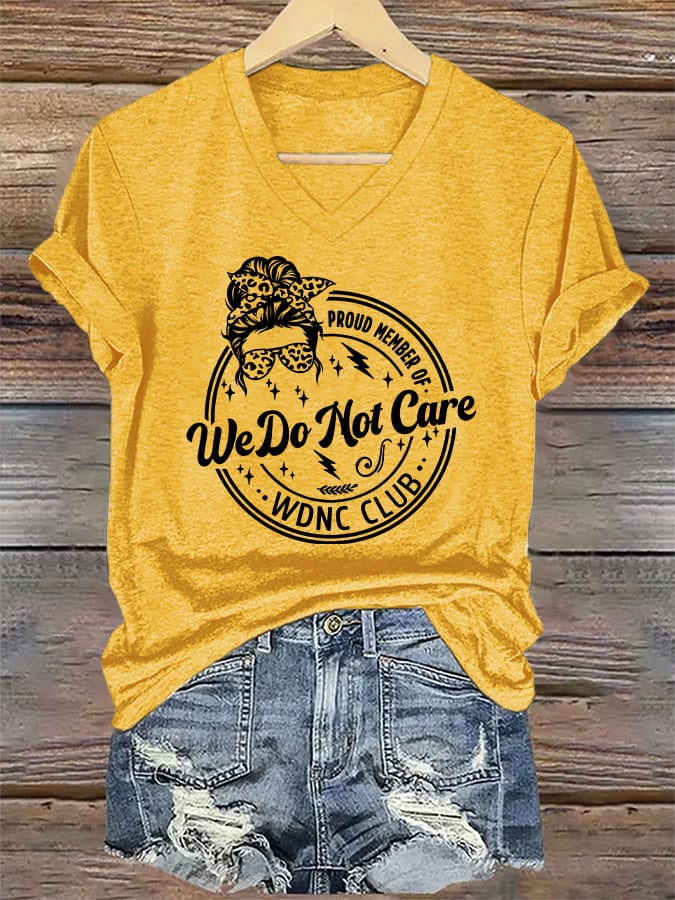 V-Neck Retro Funny Proud Member Of WDNC Club We Do Not Care Menopause Perimenopause Print T-Shirt