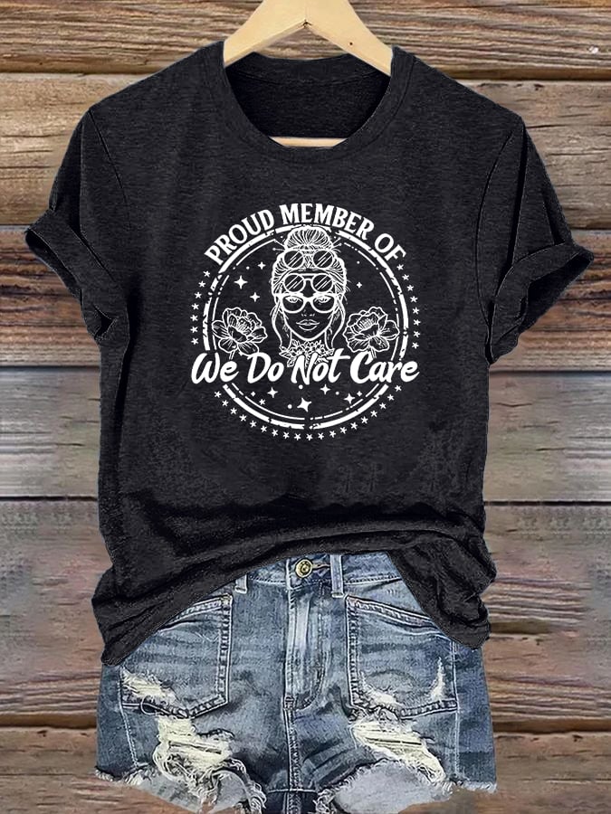 Women's Round-Neck Retro Funny Proud Member Of  Club We Do Not Care Menopause Perimenopause Print T-Shirt