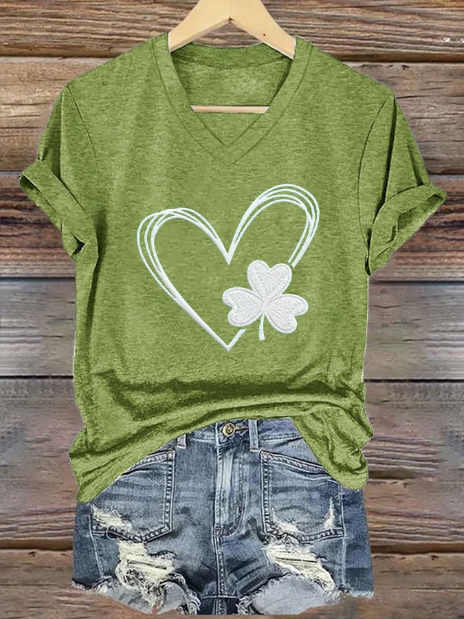 Women's St Patrick's Day Heart Shamrock T-shirt