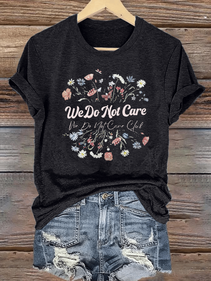 Women's Round-Neck Retro Funny Proud Member Of  Club We Do Not Care Menopause Perimenopause Print T-Shirt